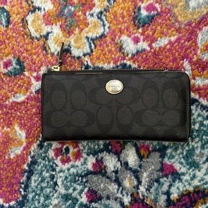 Zippy Coach wallet Authentic